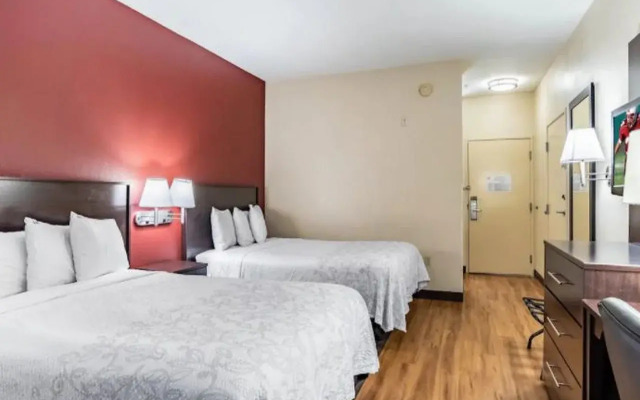 Red Roof Inn PLUS+ San Antonio Downtown - Riverwalk