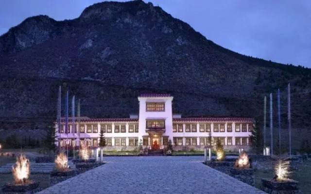Gyalthang Dzong Shangri la