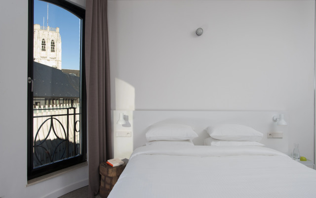 9hotel Central