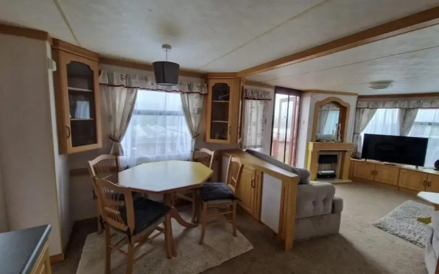 2 Bed Caravan With Aberystwyth Town Viev