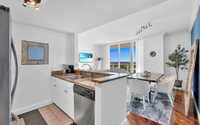 Tropical Paradise - Spacious 3-Bedroom