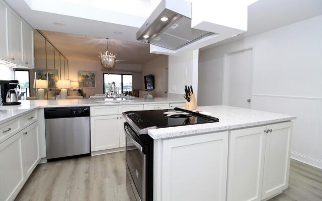 Shipwatch Riverside E204