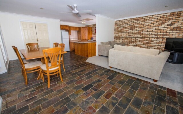 Whitesands Road, Unit 2/12