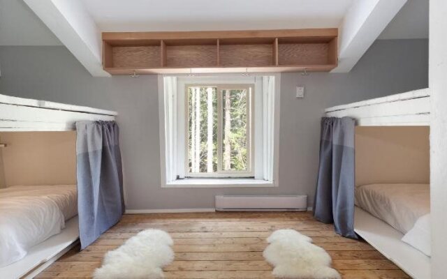 Whistler Lodge Hostel