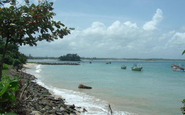 Agra Lanka Beach Resort