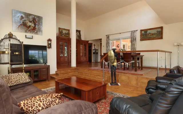 Mozamb in J vea With 4 Bedrooms and 3 Bathrooms