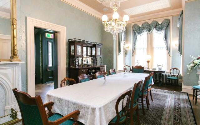 Silas W Robbins House Bed & Breakfast