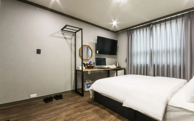 Changwon Jinhae Hotel The Syap