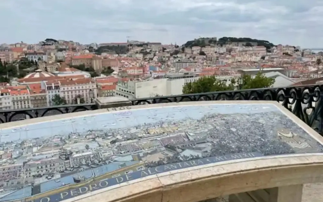 Bairro Alto Wooden Top