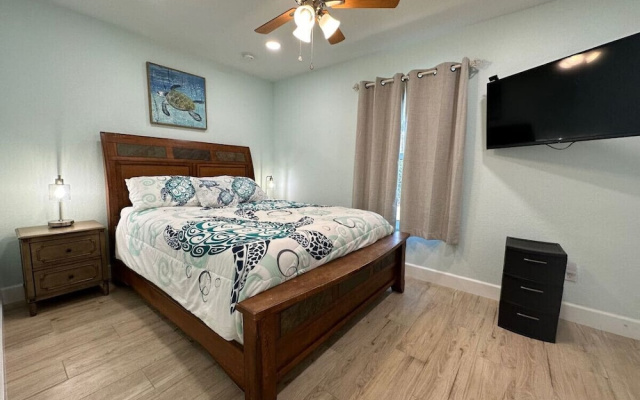 Cape Key Updated Beach Bungalow