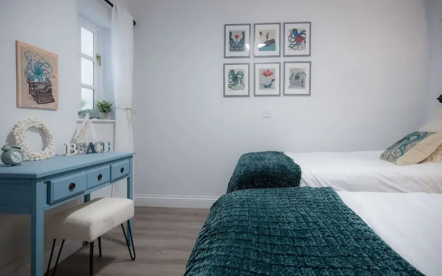 The Sand Castle - 2 Bedroom Apartment - Tenby