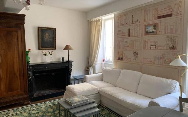 Burgondy Medieval city Studio 3***