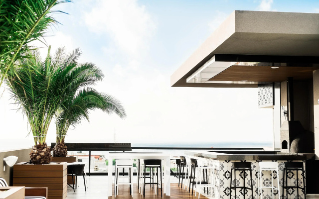 MARQUEE Playa Hotel