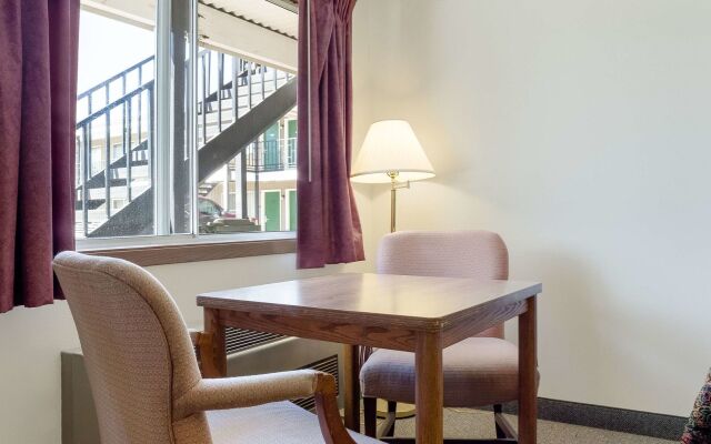 Rodeway Inn Pine River