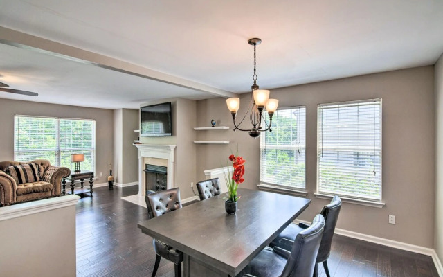 Spacious Nashville Townhome w/ Private Deck & Yard