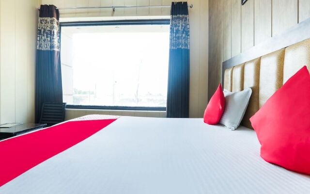 Capital O 38771 Hotel J7 International