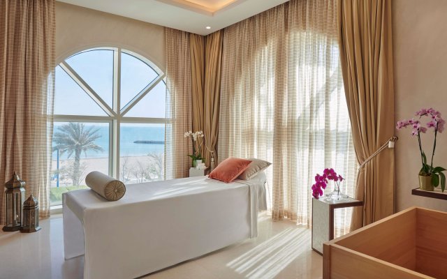 Hilton Salwa Beach Resort & Villas