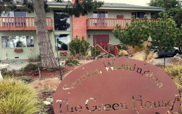 GreenHouse Inn by the Bay