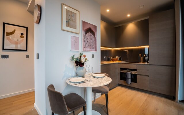 Sensational Studio Apartment in Londons Vibrant Canary Wharf