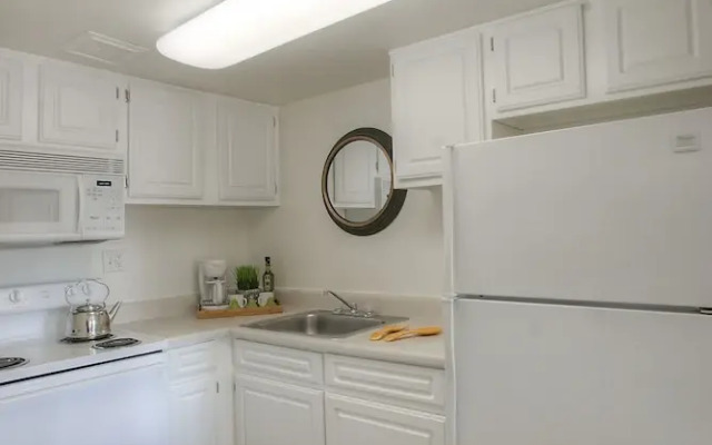 Park Suites at 135 - One Bedroom Apartment