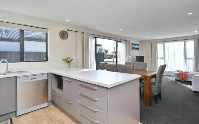 Thomas Townhouse - Christchurch Holiday Homes
