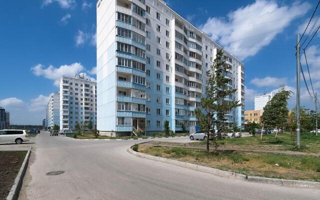 Апартаменты на улице Титова 238