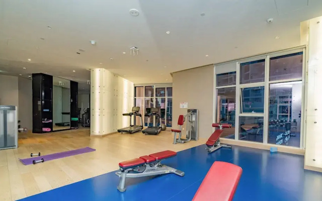 Elegant Studio Living in Privé