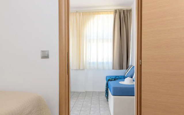 Villa George Santorini