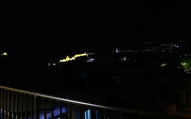 Hotel 7 Rooms