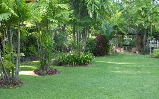 Suwan Guesthouse & Resort