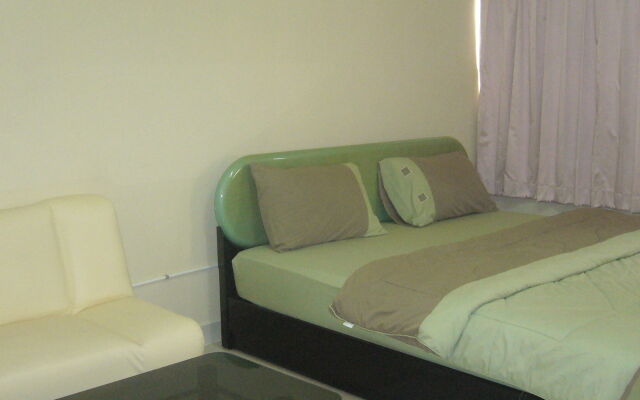 Chan Kim Don Mueang Airport Guest House