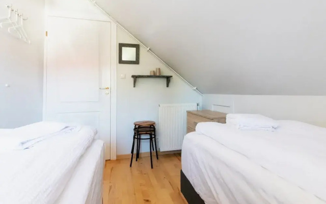 Apartment F11