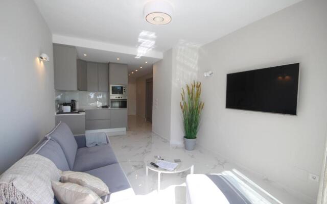 Luxury Apartments in first beach line with pool