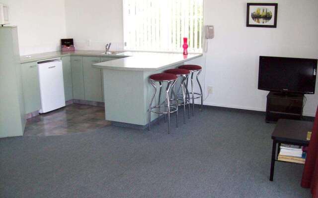 Alexandra Heights Motel