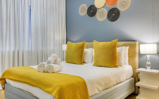 Authentic Cape Town Apartment near the Silo District