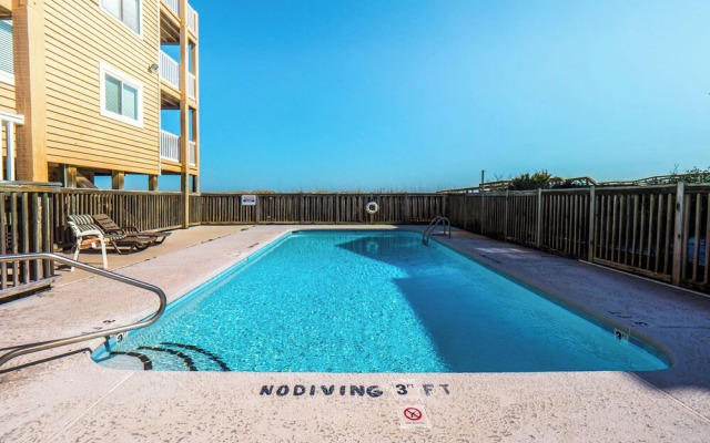 Sand Pebbles by Carolina Retreats