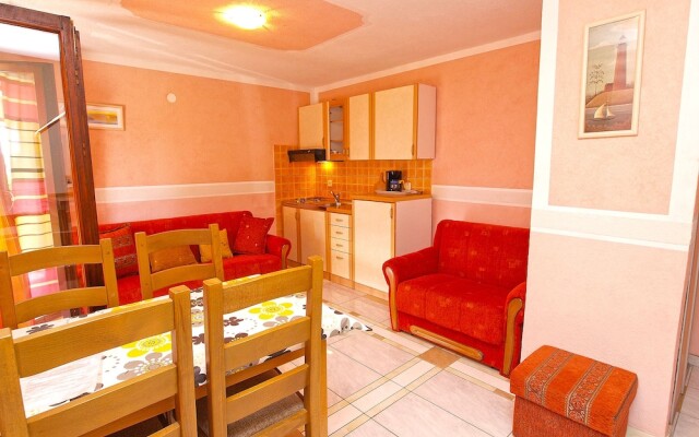 Apartments Orange 709