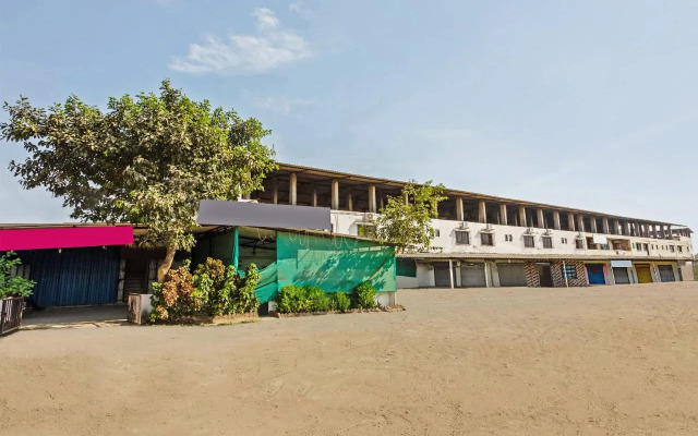 Shubham Lodging And Boarding By  OYO Rooms