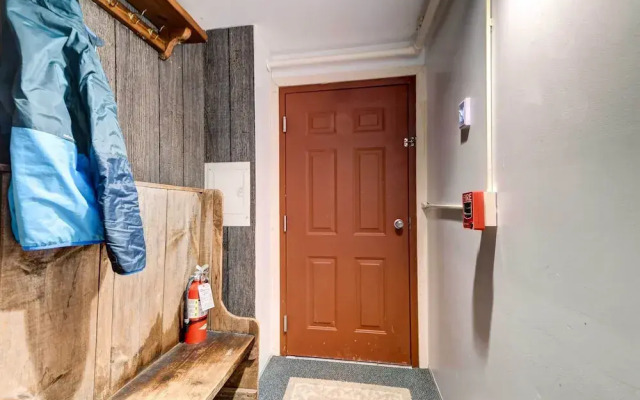 Stowe Condo With Deck and Mountain Views!