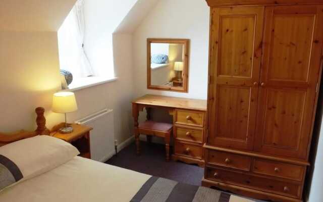 Cosheston Apartments 4