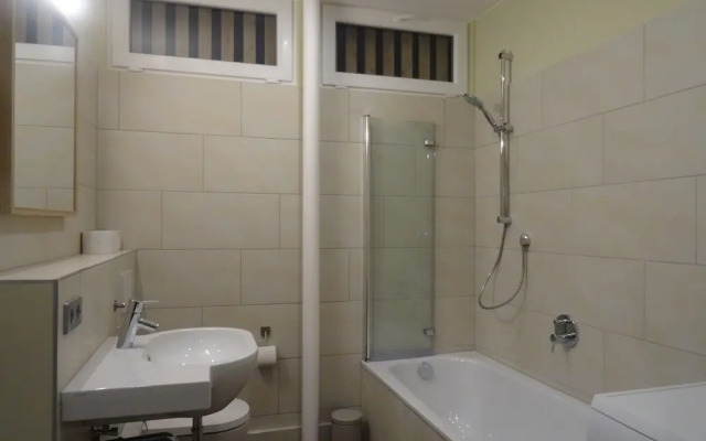 OMYXL Apartment
