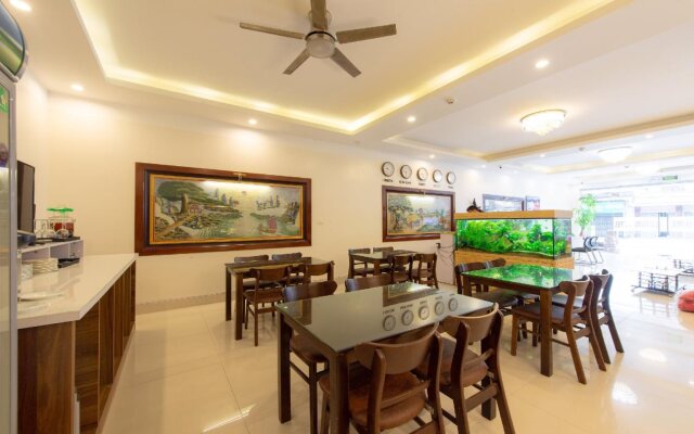 Luxury Airport Hotel & Spa
