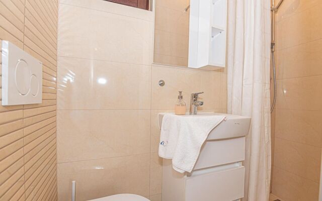 Awesome Apartment in Primosten With Wifi and 2 Bedrooms