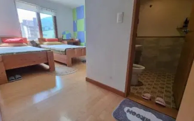 Tongyeong One Guesthouse