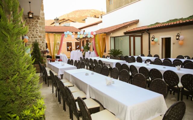 The Shahut Hotel