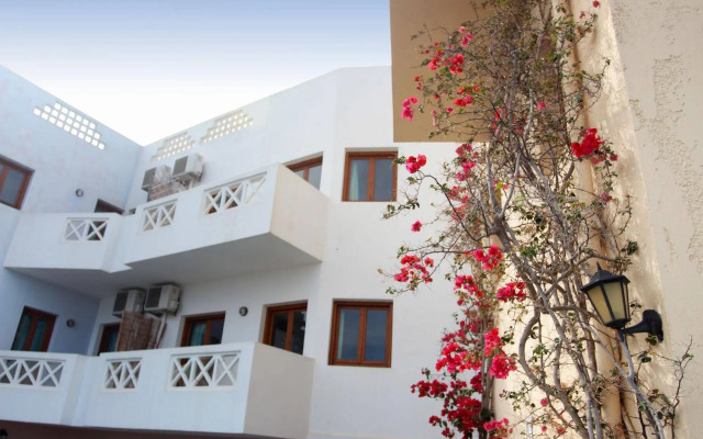 Romantica Hotel Apartments