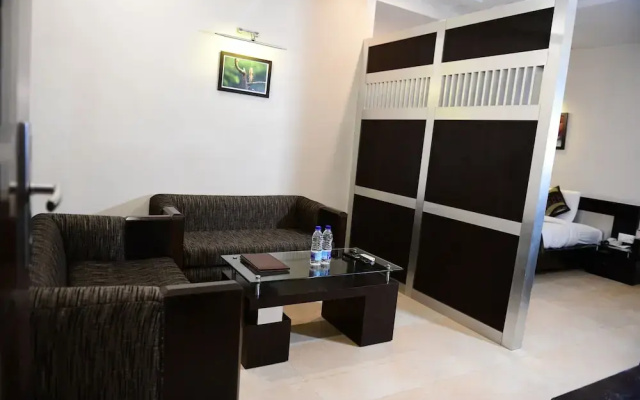 Hotel Ravisha Continental