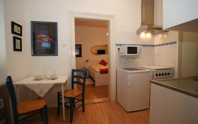 Freundliches Apartment mit Innenhof-Garten