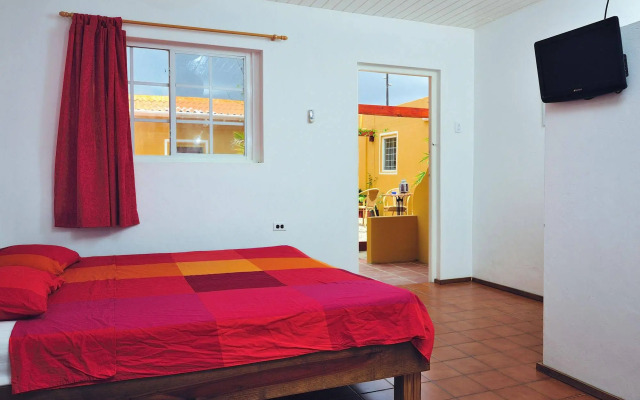 Dive Hut - Boutique Apartments