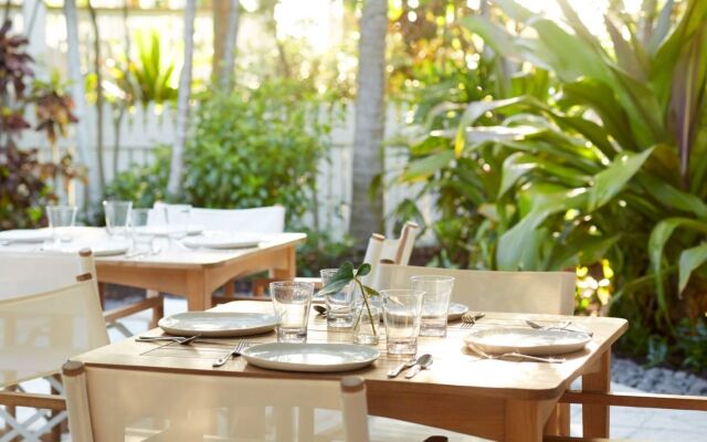 Parrot Key Hotel & Villas